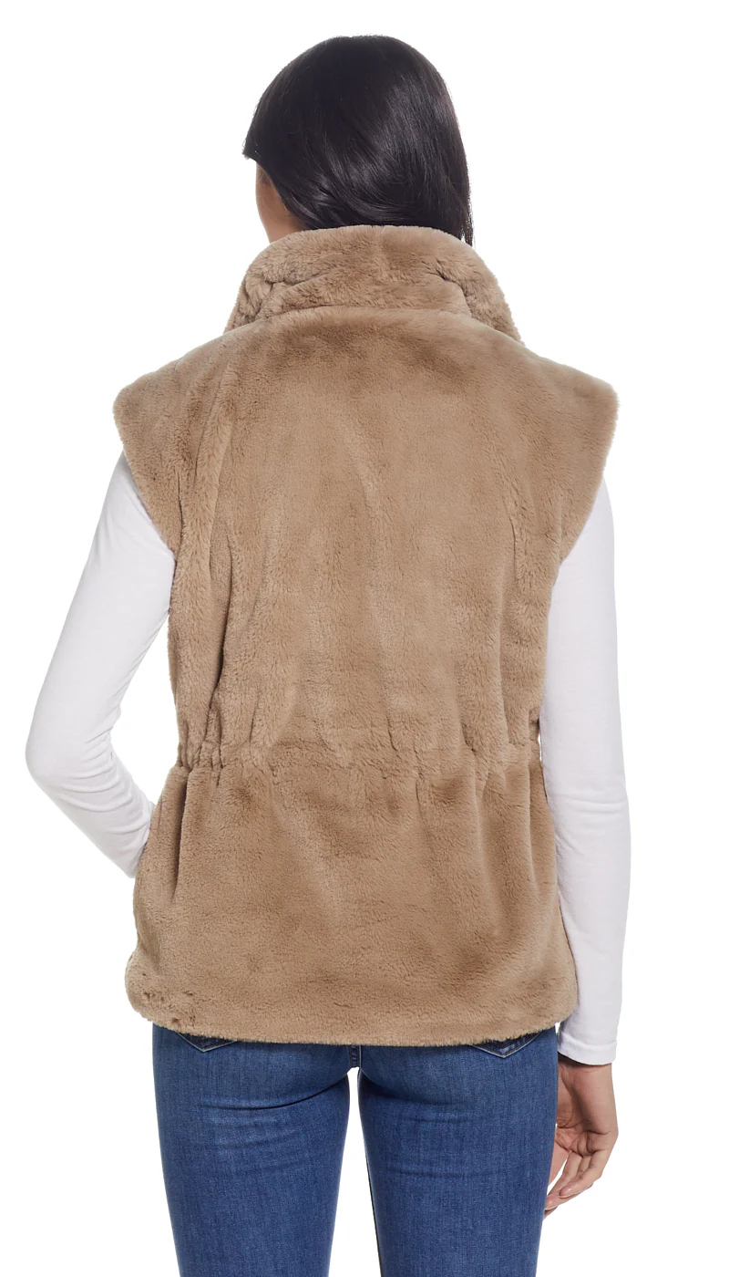 CINCHED FAUX FUR VEST - Image 10